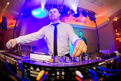 DJ ARTFULL | Music & Events